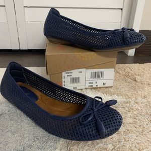 Navy flat by Euro